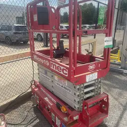 2019 MEC MICRO 19 Scissor Lift
