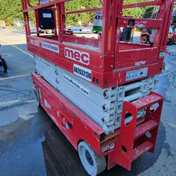 2017 MEC 2632SE Scissor Lift