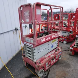 2018 MEC MICRO 19 Scissor Lift