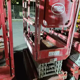 2017 MEC 1330SE Scissor Lift