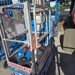2016 Genie GR-20 Self-Propelled One-Person Lift