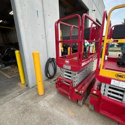 2018 MEC MICRO 19 Scissor Lift