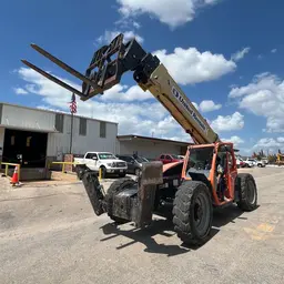 2016 JLG 1055 Forklift