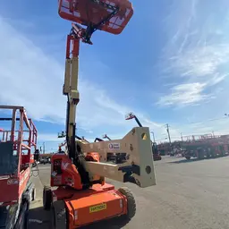 2017 JLG E450AJ Articulating Boom Lift