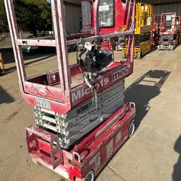 2018 MEC MICRO 19 Scissor Lift