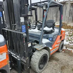 2019 Toyota 8FGU30 Warehouse Forklift