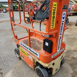 2018 JLG 1230ES Self-Propelled One-Person Lift