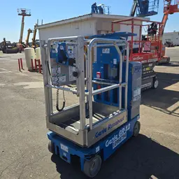 2019 Genie GR-12 Self-Propelled One-Person Lift