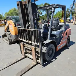 2018 Toyota 8FD35U Warehouse Forklift