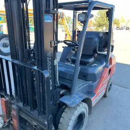 2019 Toyota 8FGU25CNG Warehouse Forklift