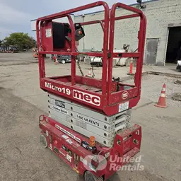 2018 MEC MICRO 19 Scissor Lift